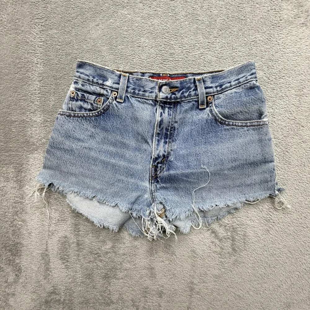 Levis Shorts Womens Measured 28x2 Blue Cut-Off 550 Classic Frayed Distressed